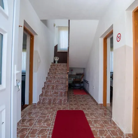 Vila Kuca Za Odmor Jozic Golubic  Exteriér fotografie